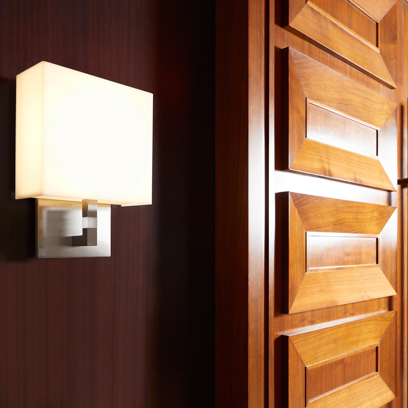 Chameleon Small Wall Sconce