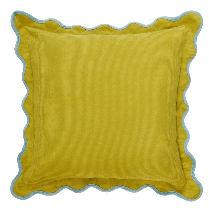 Scallop Edged Pillow 207